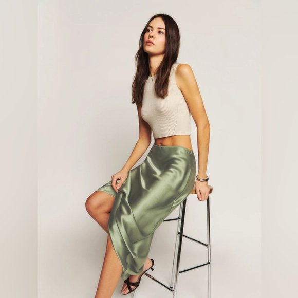 ❌SOLD❌ NWOT Reformation Layla Silk Skirt - Picture 5 of 12